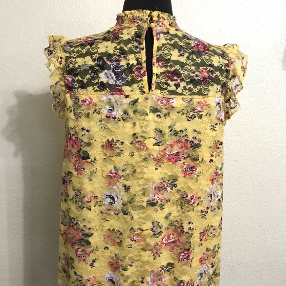 🆕 floral yellow blouse 🌼 - Picture 5 of 5